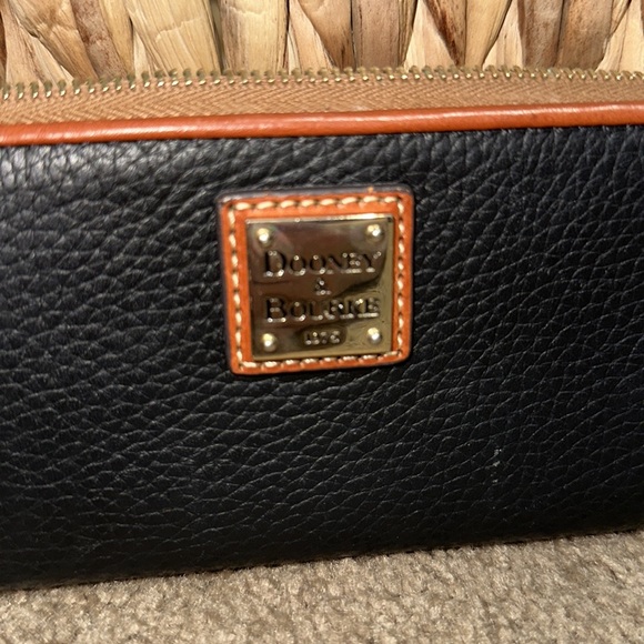 Dooney & Burke - Black Wallet - Picture 2 of 8